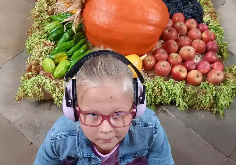 Kostel v barvách sklizně