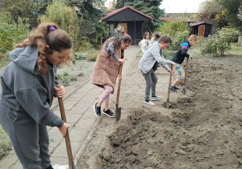 Rytí na zahrádce