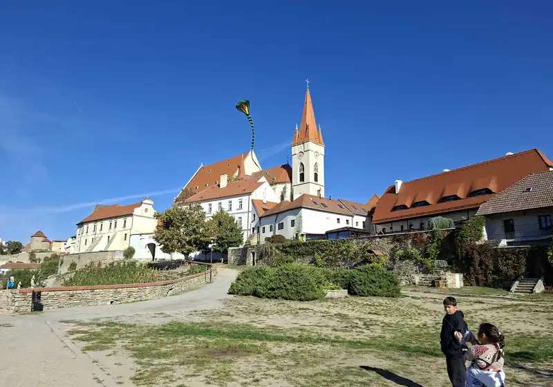 V rámci prvouky pouštíme draka