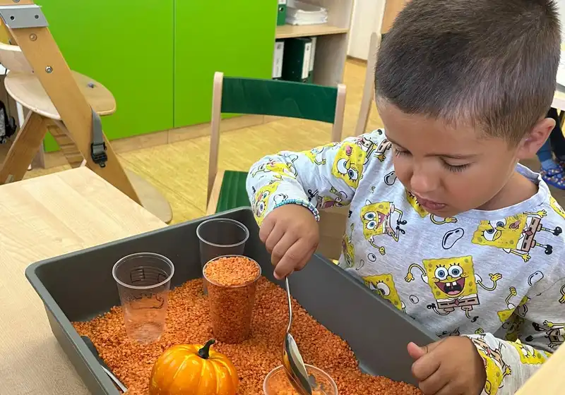 Kutálí se líně, velikánská dýně🎃