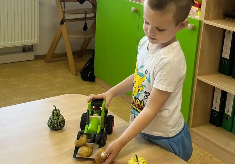 Kutálí se líně, velikánská dýně🎃