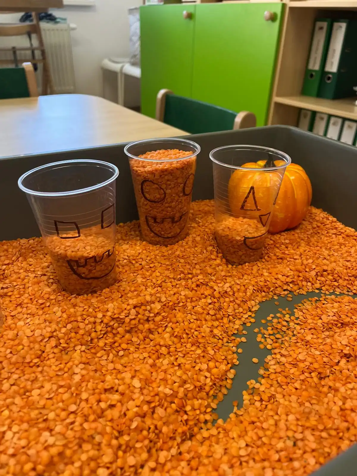 Kutálí se líně, velikánská dýně🎃